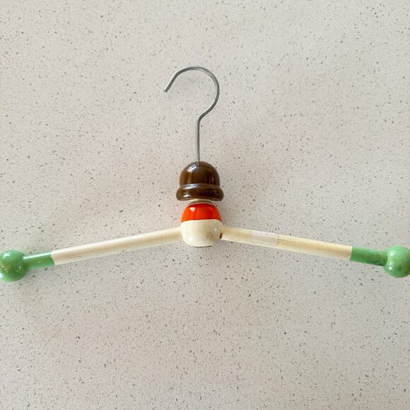 1960's Hand Painted Child's Hanger Sevi Decor Wood & Metal Girl Brown Hair - Picture 3 of 5